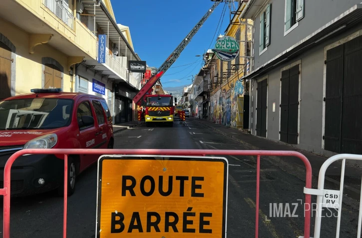 Saint-Denis : des tôles menacent de s'envoler, une partie de la rue Jean Châtel fermée