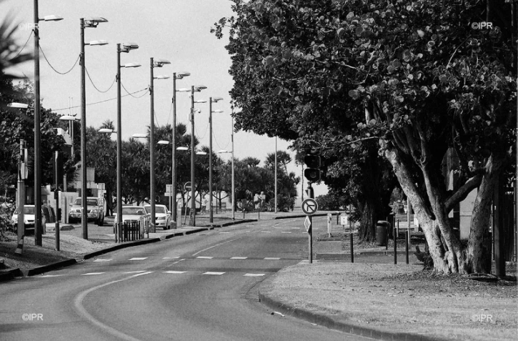 Saint-Denis rue vide 