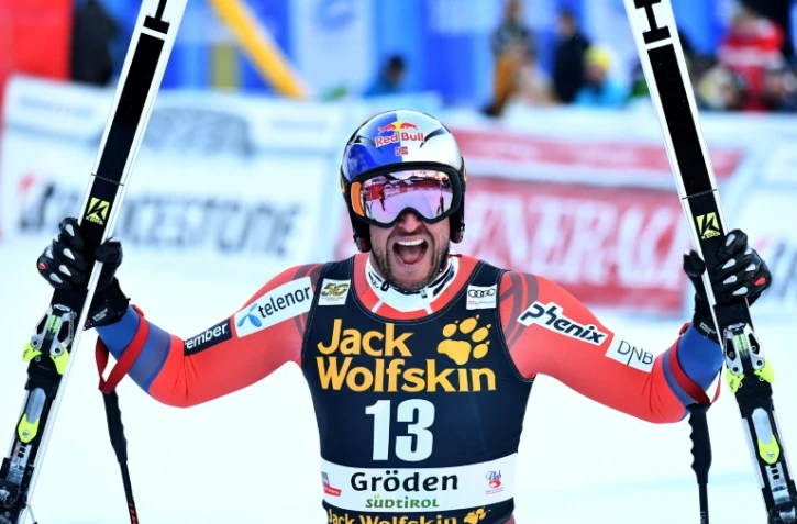 Le Norvégien Aksel Lund Svindal dans l'aire d'arrivée de la descente de Val Gardena, le 16 décembre 2017