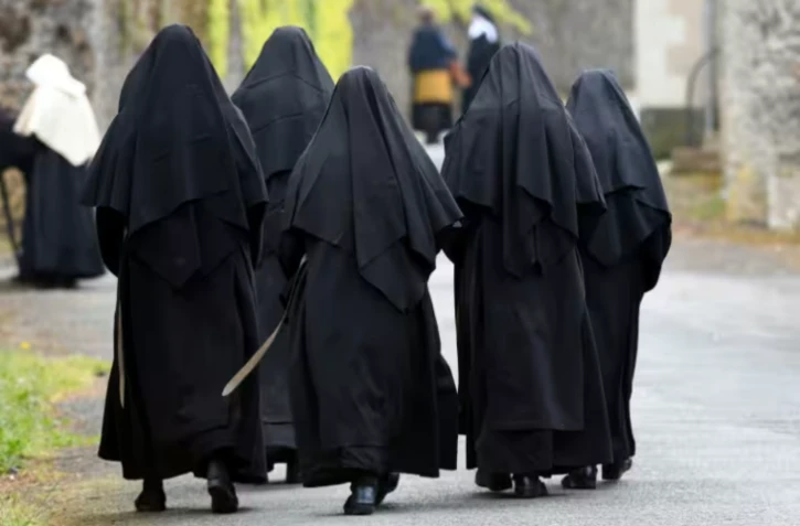 Un rapport détaille un système d'"emprise" marqué par une "dérive sectaire" qui a régné pendant 40 ans au sein des Bénédictines du Sacré-Coeur de Montmartre (BSCM) ( AFP / JEAN-FRANCOIS MONIER )