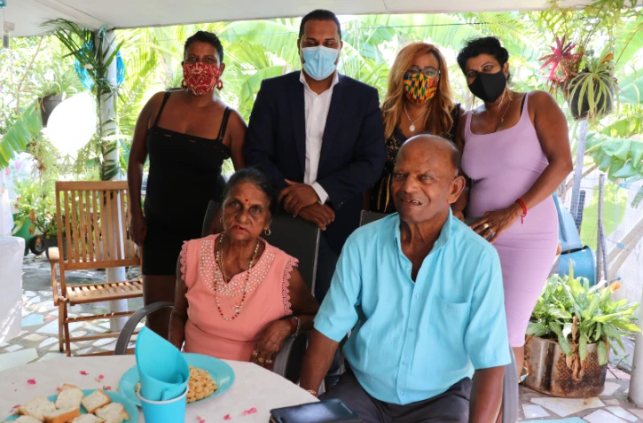 Saint-Leu : les époux Maricaoudin fêtent leurs noces d'orchidée 