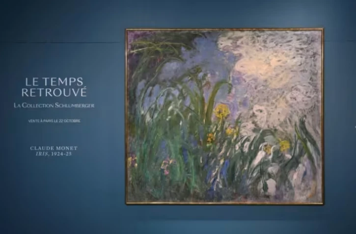 Le tableau *Iris* (1924–1925) du peintre français Claude Monet, lors d’une présentation en avant-première de 28 œuvres impressionnistes issues de la collection Schlumberger, dévoilées le 17 septembre 2026, en amont de leur vente prévue le 22 octobre 2026 chez Sotheby’s à Paris ( AFP / LOU BENOIST )