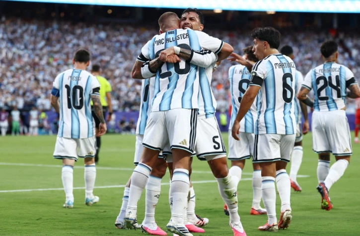 Les Argentins célèbrent l'ouverture du score d'Alexis Mac Allister face à la Suisse en quarts de finale de la Coupe du monde, le 11 juillet 2026 à Kansas City.