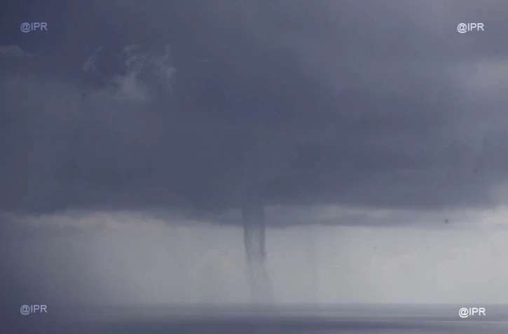 trombe marine, tornade, au large, mer, océan
