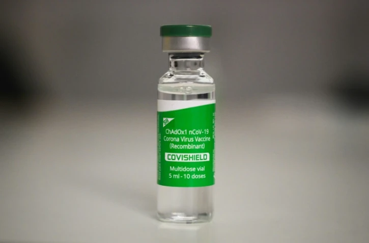 Une dose du vaccin Oxford-AstraZeneca anti-Covid-19 (Covishield fabriqué en Inde) lors d'une campagne de vaccinations à Belgrade le 19 mars 2021