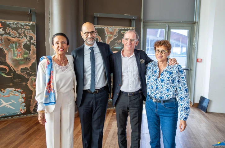 Huguette Bello au vernissage d'une exposition à l'aéroport Roland-Garros 