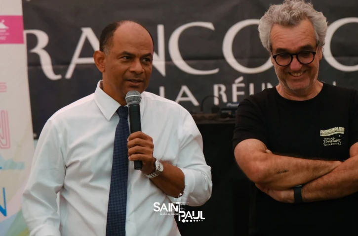 Saint-Paul : le maire accompagné des équipes de la Ville inaugure les Francofolies 2026