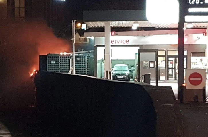 Feu station Total Bvd Doret