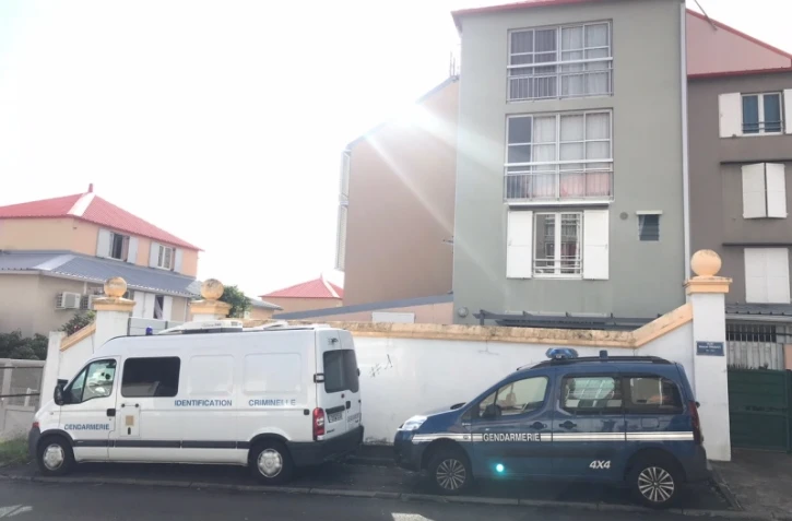 Meurtre jeune femme poignardée Sainte-Marie