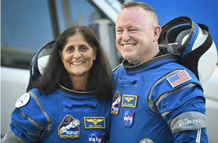 Les astronautes de la Nasa Butch Wilmore (droite) et Suni Williams (gauche), à Cap Canaveral le 5 juin 2024