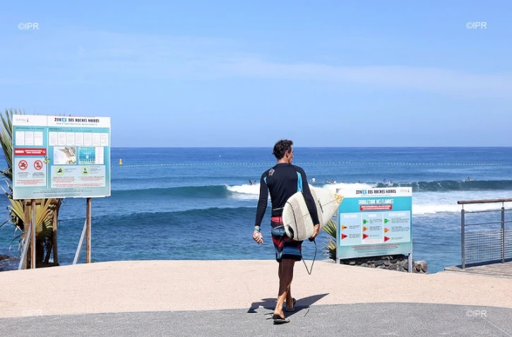 Surf Roches Noires 