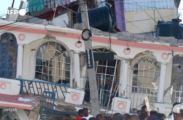 Haïti : le bilan du séisme s'alourdit à 724 morts [