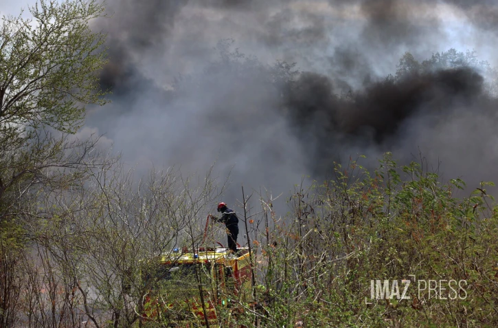 Saint-Paul : incendies en séries à proximité de la quatre voies, la dépendance d'une maison partie en fumée