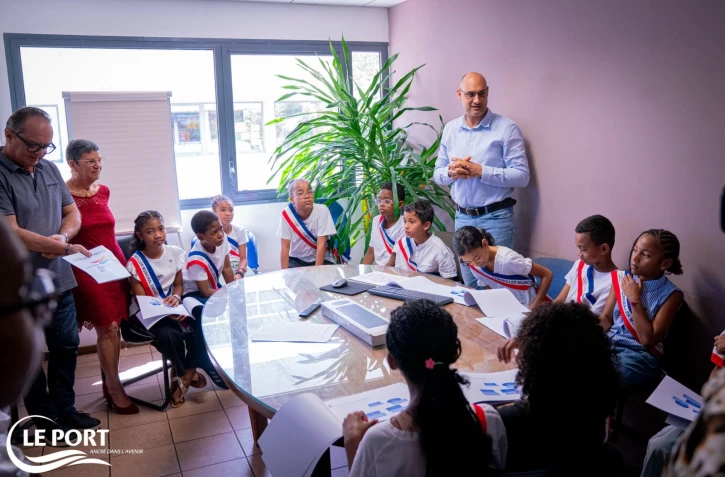 Le Port : 28 jeunes élus installés au conseil municipal des enfants