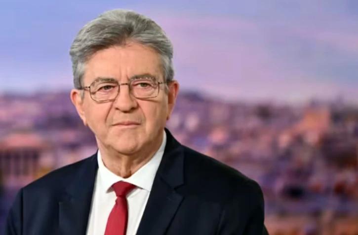 Mélenchon officiellement candidat pour 2027