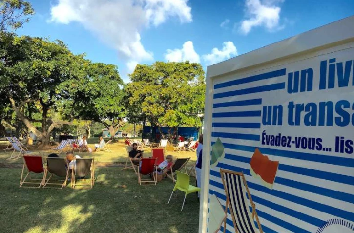 Un livre, un transat