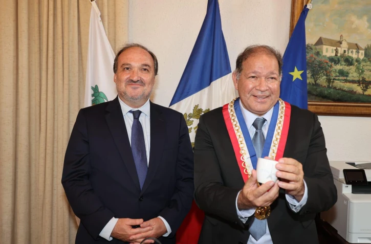 L'ambassadeur de France au Mozambique accueilli à Saint-Pierre