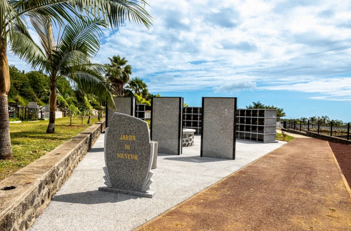 nouveaux columbariums au Tampon 