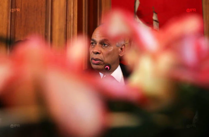 Victorin Lurel signe les premiers contrats