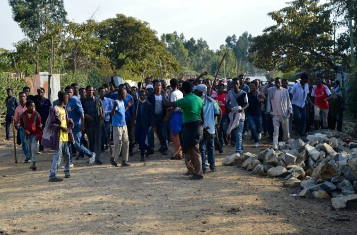 Des manifestants du peuple Oromo, près d'Addis Abeba, le 15 décembre 2015