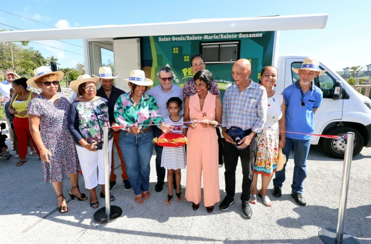 Le Proxibus fait sa tournée dans les quartiers de Saint-Denis