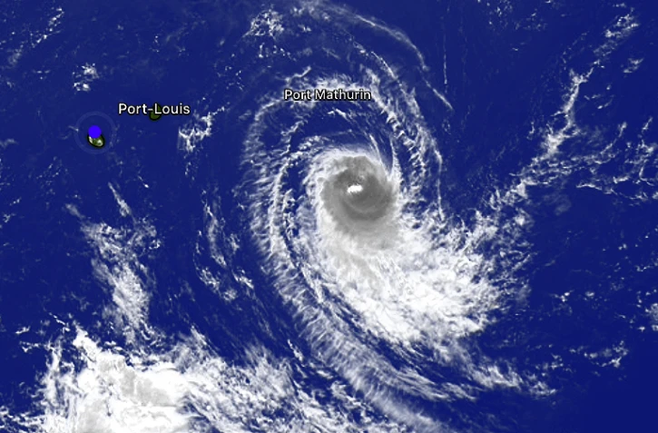 À 900 km de La Réunion, Horacio a atteint le stade de cyclone tropical intense, sans impacter l'île