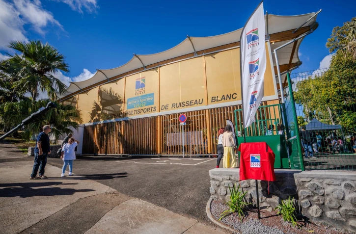 Saint-Denis inaugure un nouveau plateau multisports Ă la Montagne