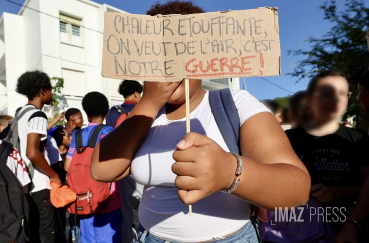 Manifestation au collège Juliette Dodu