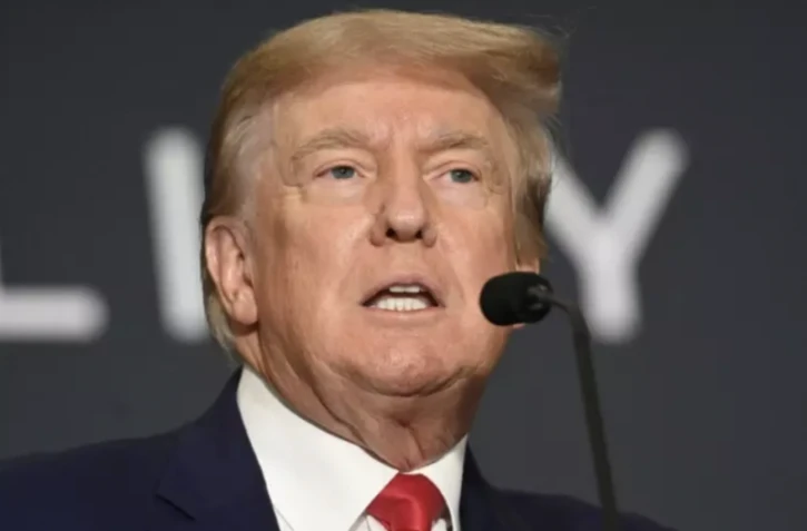 Le FBI perquisitionne la résidence de Trump en Floride