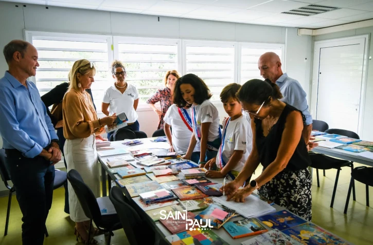 Saint-Paul : Les membres du Conseil municipal des enfants choisissent les ouvrages offerts aux élèves
