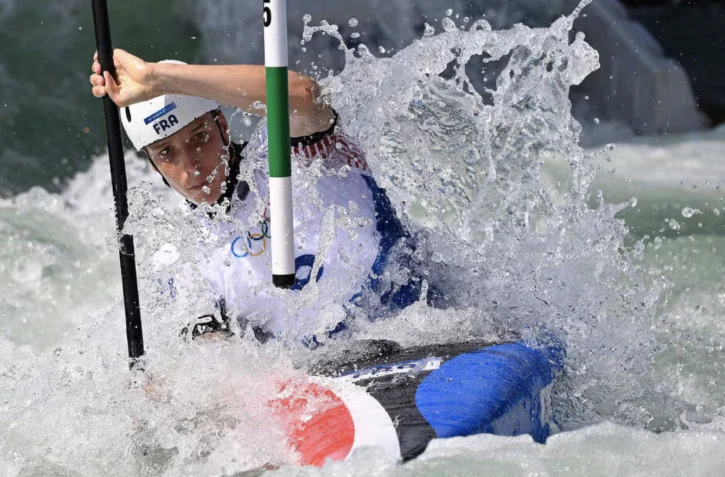 Titouan Castryck a remporté la médaille d'argent lors de l'épreuve de slalom en kayak. | PHOTO : OLIVIER MORIN / AFP