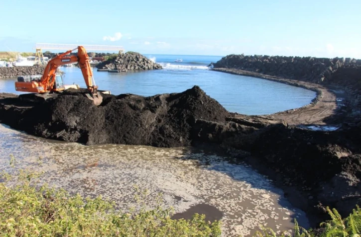 Cinor, travaux, port de Sainte-Marie, travaux de désensablement, pêcheurs, plaisanciers