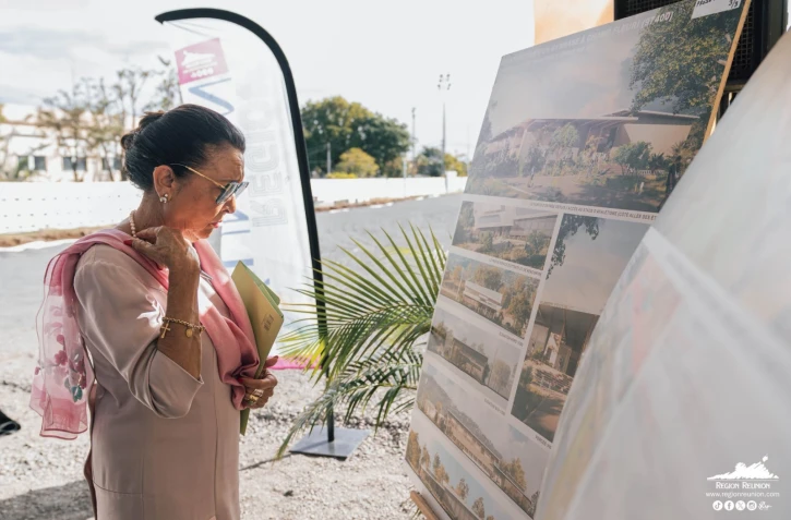 Région Réunion : pose de la première pierre du futur gymnase de Champ-Fleuri