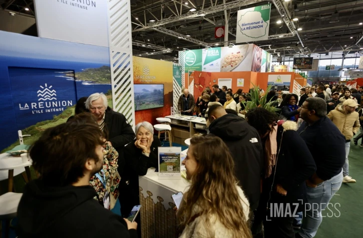 Heurts et sifflets au Salon de l'agriculture, les manifestants cherchent Macron [?]