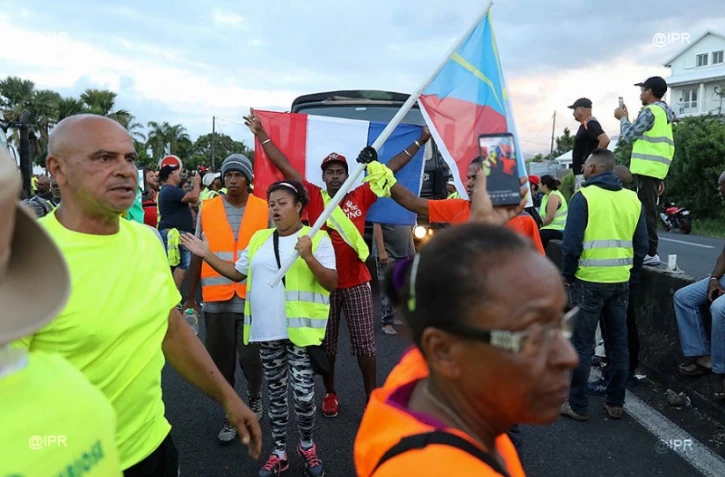 gilets jaunes sur le barrage de Saint-André