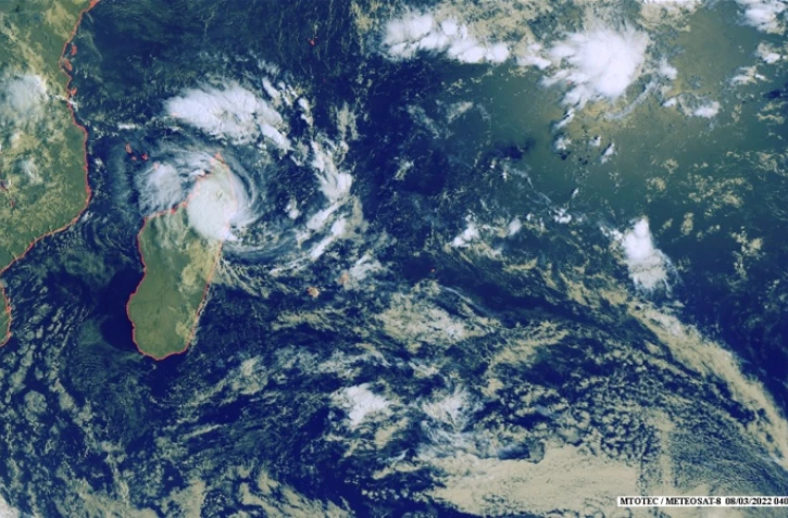 La tempête modérée Gombe au nord de Madagascar 