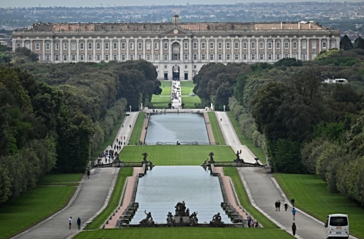 Vue aérienne de la résidence royale de Caserte, près de Naples, le 12 mai 2023 en Italie