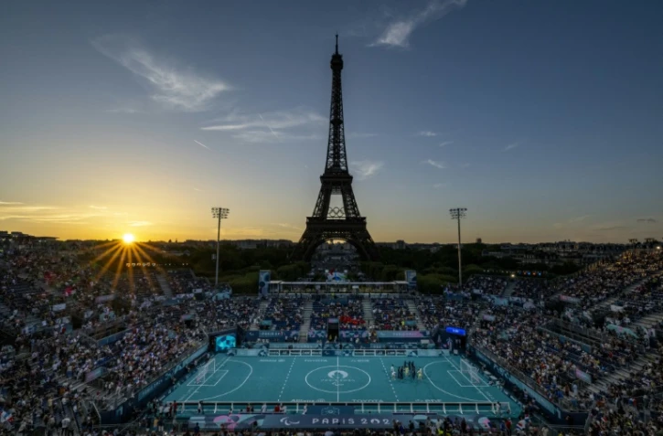 Tournoi paralympique de cécifoot près de la Tour Eiffel, photo du CIO, le 1er septembre 2024 à Paris