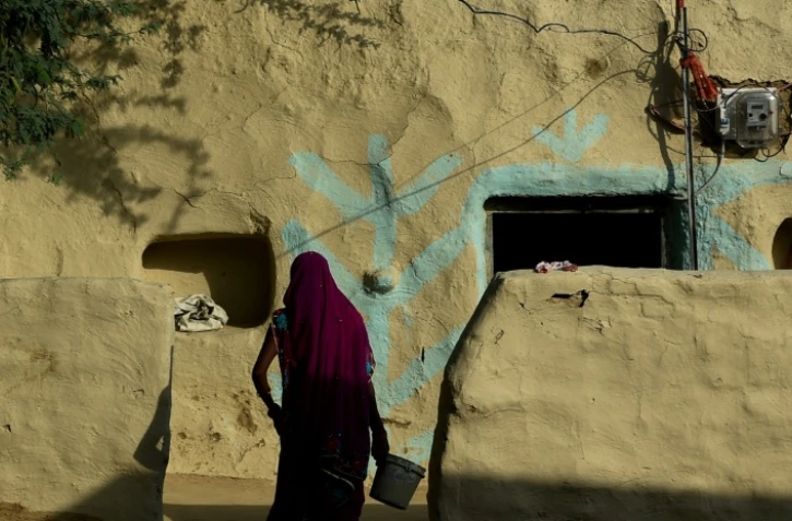 Un compteur électrique fraîchement installé dans une maison à Anandpur en Inde, le 23 avril 2016