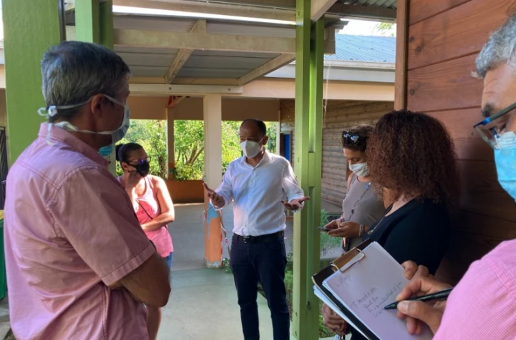 Emmanuel Séraphin visite écoles suite