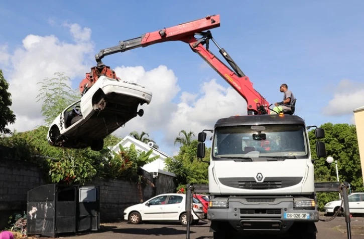 La mairie de Saint-Benoît lance sa "brigade voitures hors d'usage"