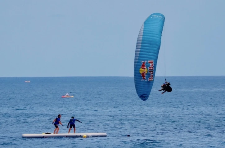 Un concours de parapente Master Accro se de?roule a? Saint-Leu ce dimanche. (Photo RB Imaz Press Re?union)