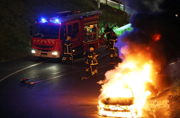 voiture en feu 