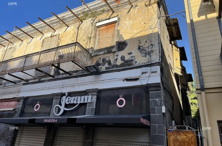 Saint-Denis : un immeuble menace de s'effondrer, la rue Jean Chatel en partie fermée