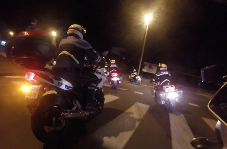 Contrôles police amateurs pousse Saint-Denis