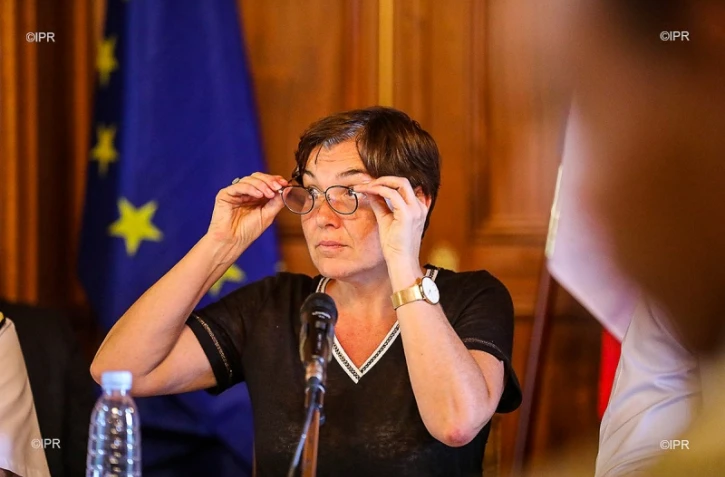 Ministre des outre mer et le préfet à gillot