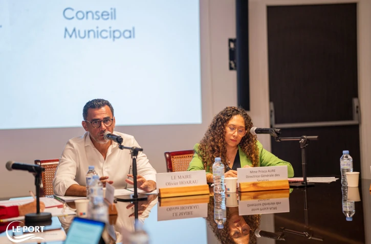 Réunion municipal au Port
