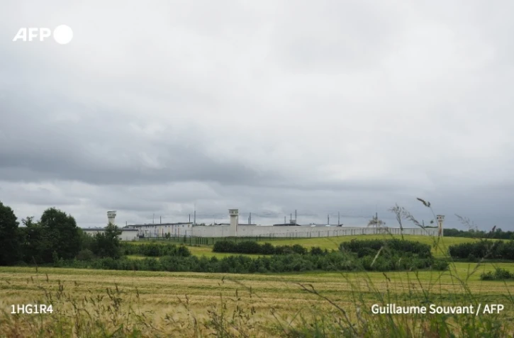 Sarthe : deux gardiens de prison retenus, l'un d'eux a été blessé 