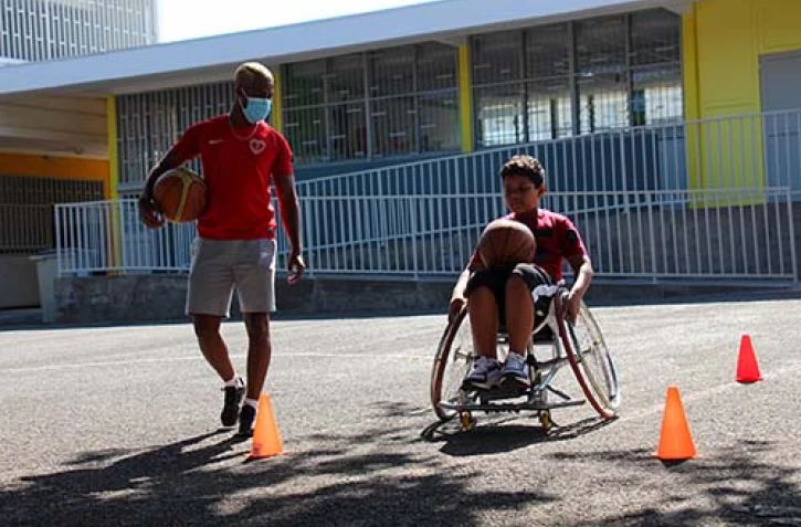 Le Port: Des élèves portois participent à des ateliers de sensibilisation sur le handicap