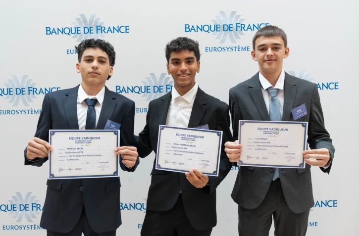 Saint-Leu : trois lycéens remportent la finale nationale du concours "Génération €uro 2025-2026"